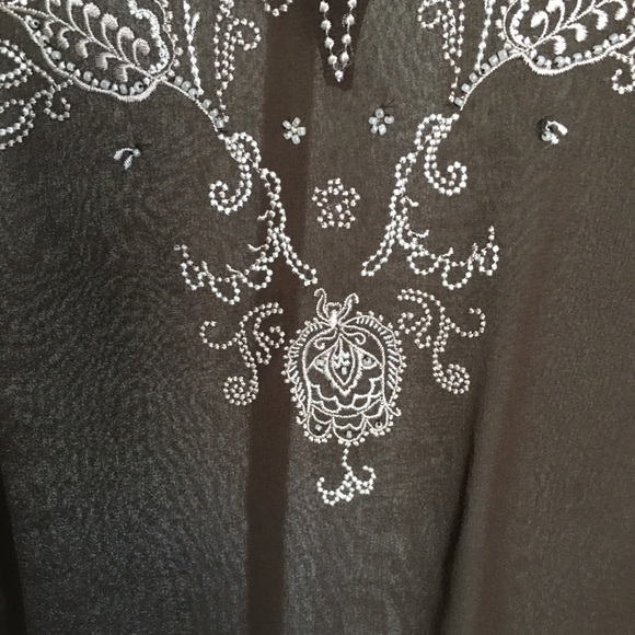 NWT Ann Taylor Embroidered Sheer Blouse, Sz SP - Picture 3 of 7